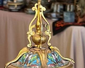 The finial details of the French table clock