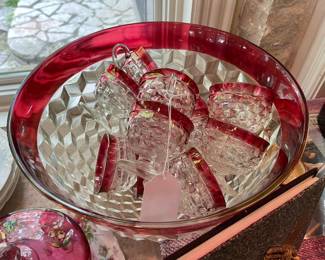 Vintage cubic punch bowl with 12 cups, red flash edge