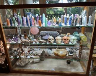 Lots of minerals and fossils to choose from and to add to your collection