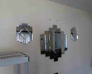 Mirror clock with two side kick mirror wall arts