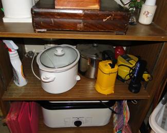 Roaster, and slow cooker, and some foldable storage boxes too