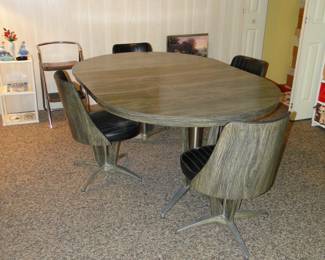 Beautiful Mid Century Modern table and chairs set