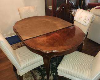 Drexel dining table with 4 chairs and protector
