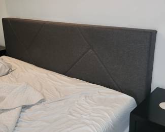Upholstered queen bed