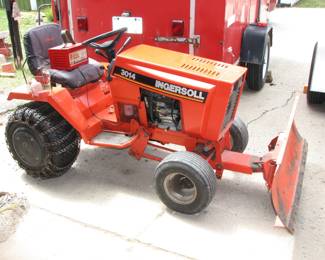 nice Ingersoll, has hydraulic blade and deck (in next pic)