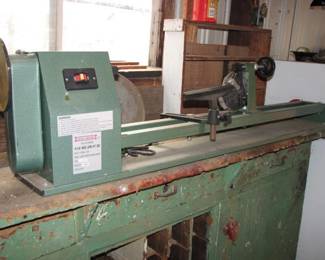 like new wood lathe