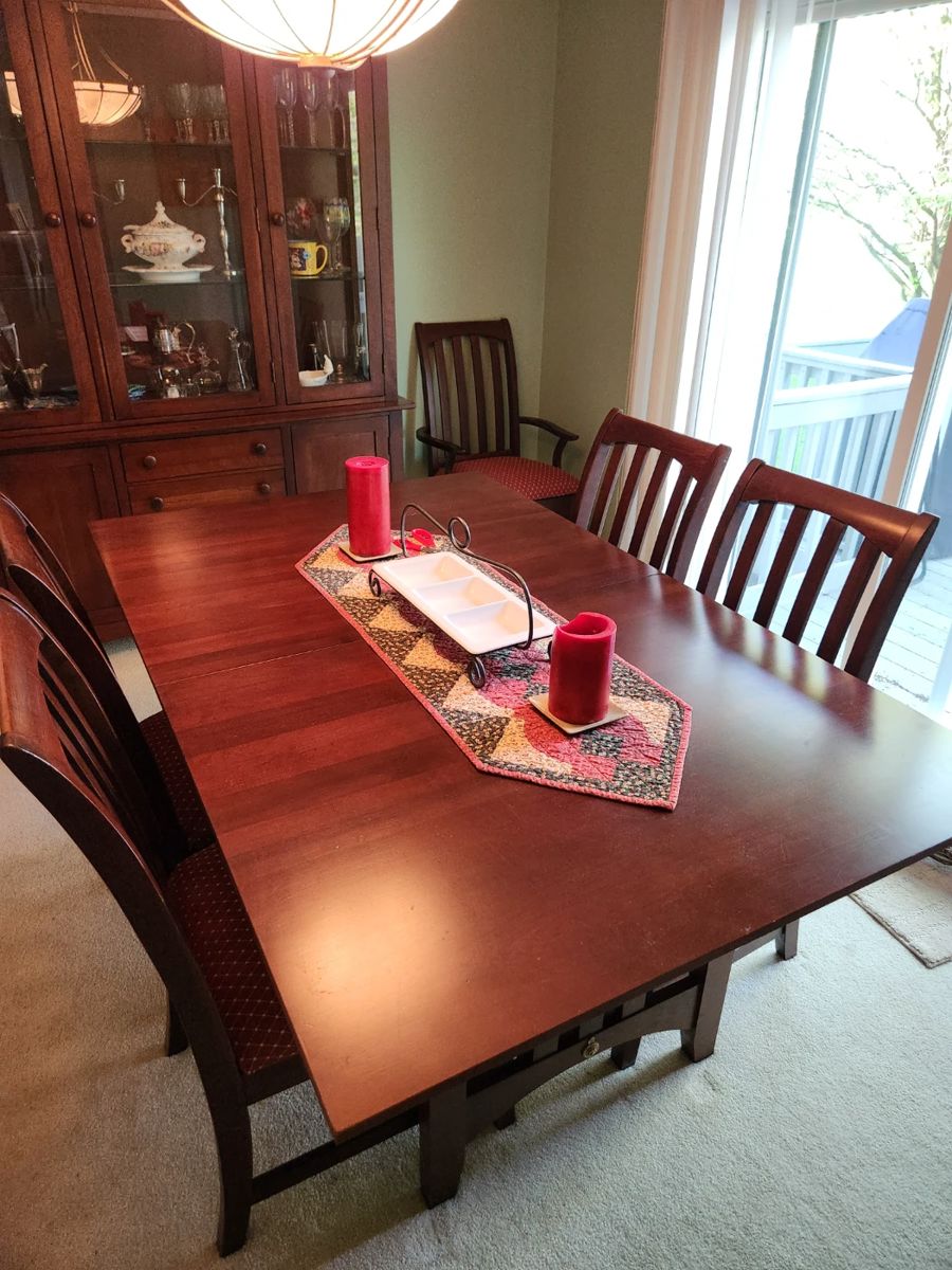 Kincaid dining table and 6 chairs