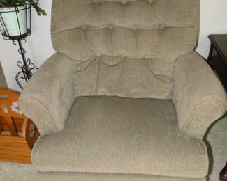 Very nice comfortable lounge chair