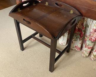 Diminutive butlers tray table