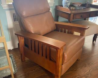 Mission style recliner