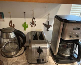 Coffe pot, toaster, tea pot