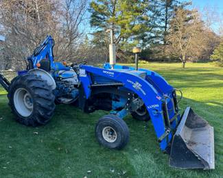 1976 Ford 4600 Tractor that has been restored, rebuilt engine, transmission, with original paperwork, manuals, etc. More pictures further into ad. We used this tractor for 2-3 hours at a time for many days organizing the property