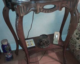 Wood Half Moon End Table With Carved Legs & 1 Bottom Shelf