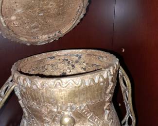 Hand Crafted Bronze African (Ashanti Tribe) Figural Urn Pot Vessel