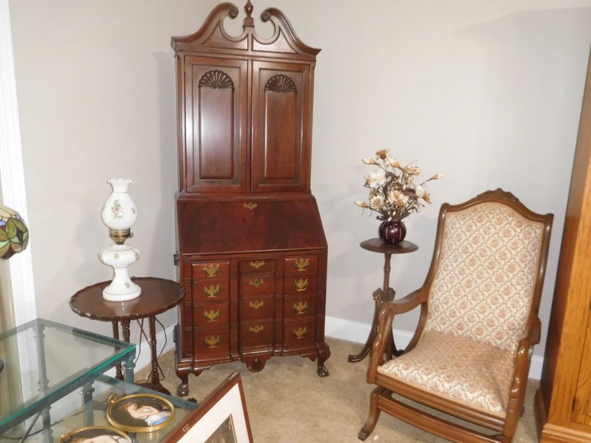 Linda's Estate Sales in Huron, OH starts on 4/13/2024