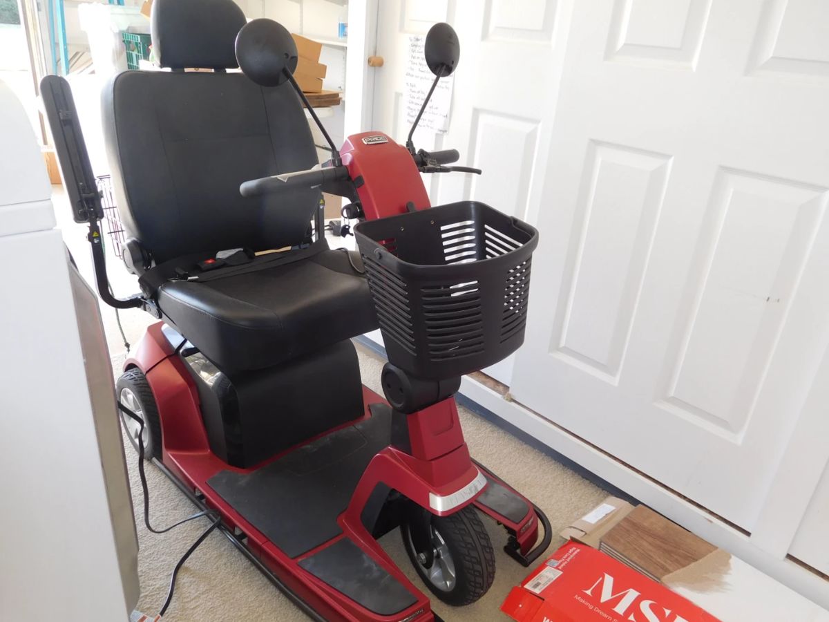 Linda's Estate Sales in Huron, OH starts on 4/13/2024