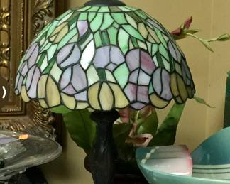 Stained glass sm vintage bronze base lamp 