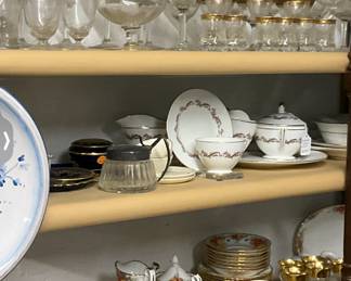 Royal Albert service for eight Porcelain China set Minton complete set + A lot gold Leaf stemware 