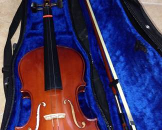 Vintage junior violin w/case & strings