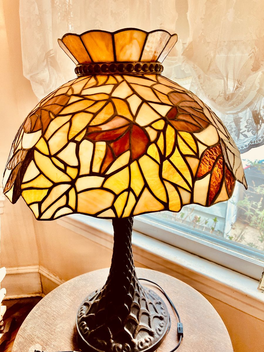 Plum Cottage SaleART DECO, mid century,... starts on 4/20/2024