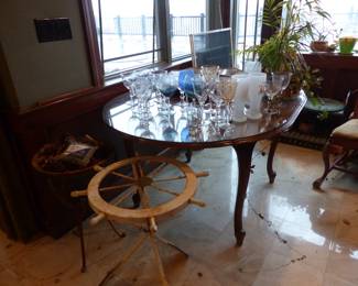 Oval dining table, glassware