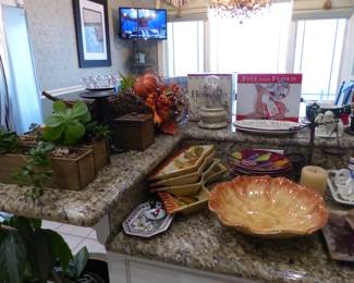 Kitchenware & decorative items