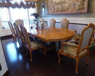 Large dining table with 8 stunning chairs