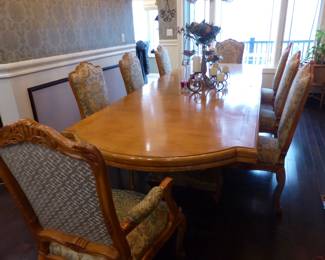 Large dining table with 8 stunning chairs