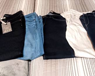 Women's Jeans, a few brand new excellent condition size Small-Med