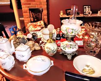 Beautiful 4 Piece Vintage Tea Set,  Vintage Lamps, Misc Household Items 