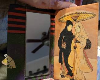 Mirror/Tissue/Comb Holder