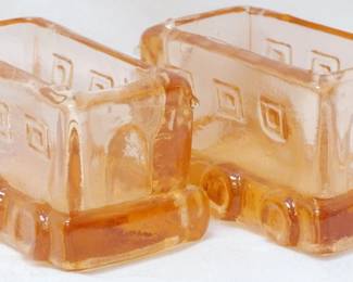 19 - 2 Pink Glass train car candy holders 2x3x2
