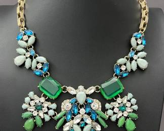 Statement necklace