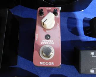 Mooer Tender Octaver Pedal