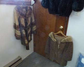 Vintage furs & faux furs