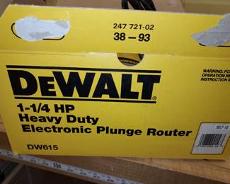 DeWalt 1-1/4 HP Heavy Duty Plunge Router