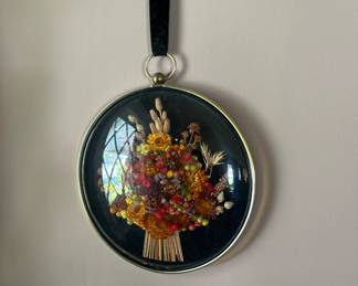 Dried flower wall hanging 