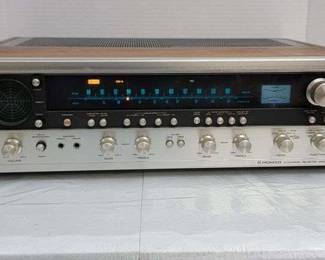 441 PIONEER ReceiverTuner 4 CHANNEL RECEIVER MODEL QX 949A. This Vintage QUADROPHONIC RECEIVER