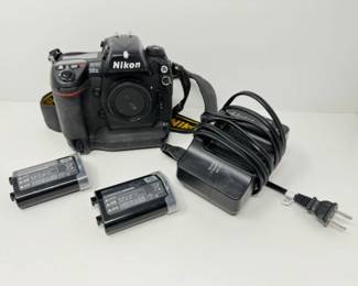 Nikon D2X Camera Body w/Battery & Charger