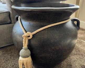 	Oversized Ceramic Pot with Luxe Beaded Rope