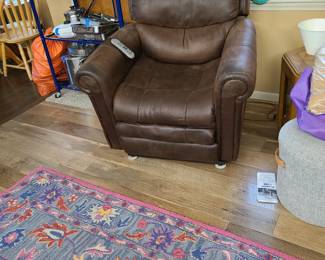 EUC Lift Chair purchased 2019

