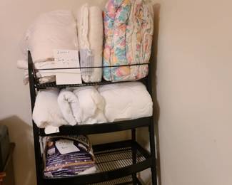 Comforters Blankets
Mattress Pads(Accident Proof)