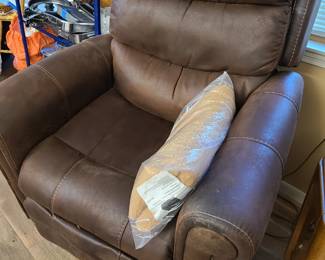 Headrest, Lumbar, height, back, legs adjustments