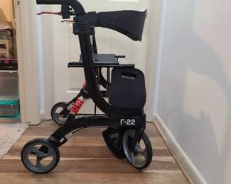 DRIVE HeavyDuty Sit and Be fit Walker