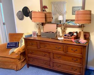 Mcm Drexel bed room set