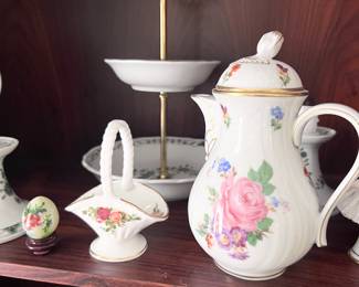 Porcelain coffee pot & misc. china pieces 