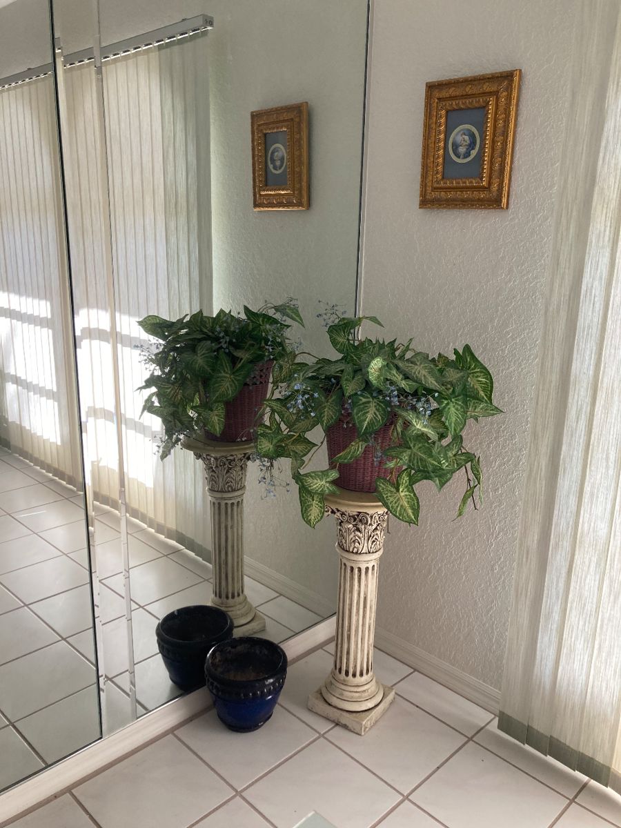Estate Sales By The Ladies of Lake Suzy starts on 4/26/2024
