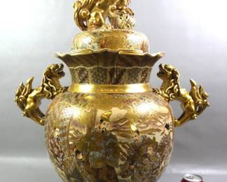 Japanese Satsuma large urn