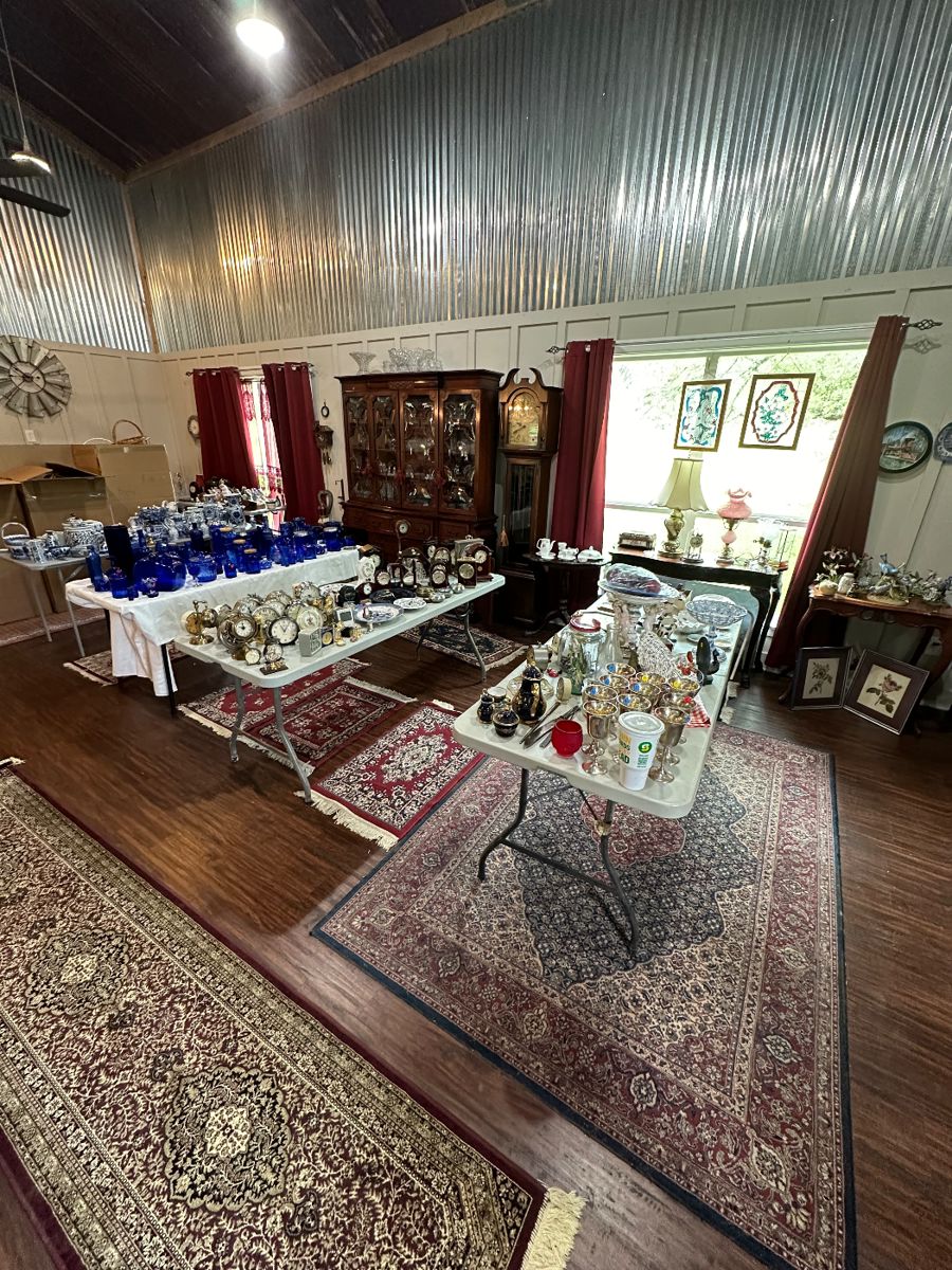 Sun 50 off Wonderful Estate Sale in WalburgWow... starts on 4/12/2024