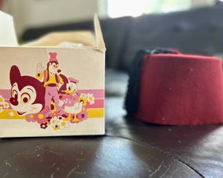 Mickey Mouse - disney goofy Fez Original box - extremely rare!